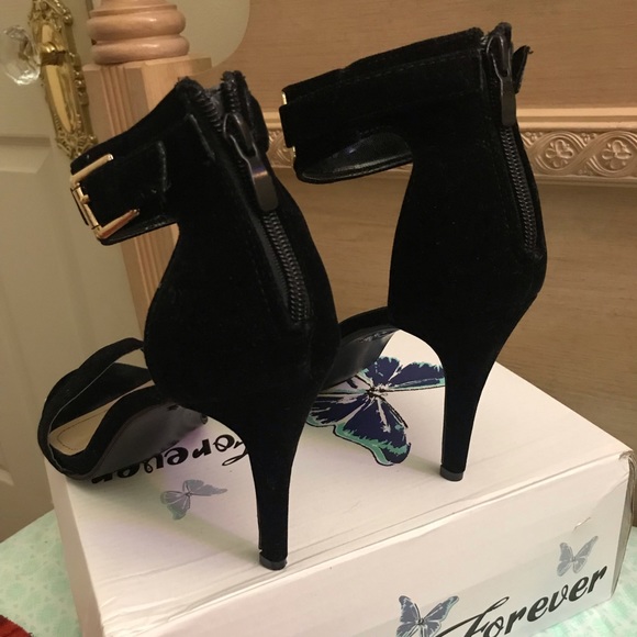 Black and Gold Sandal Heels - Picture 3 of 5